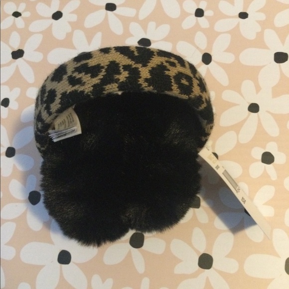 Michael Kors Ear Muffs - Picture 3 of 7